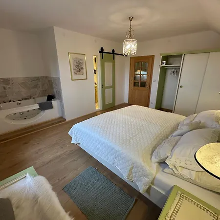 Mauthnerhube Mit Sauna, Whirlpool, Huettenfeeling *